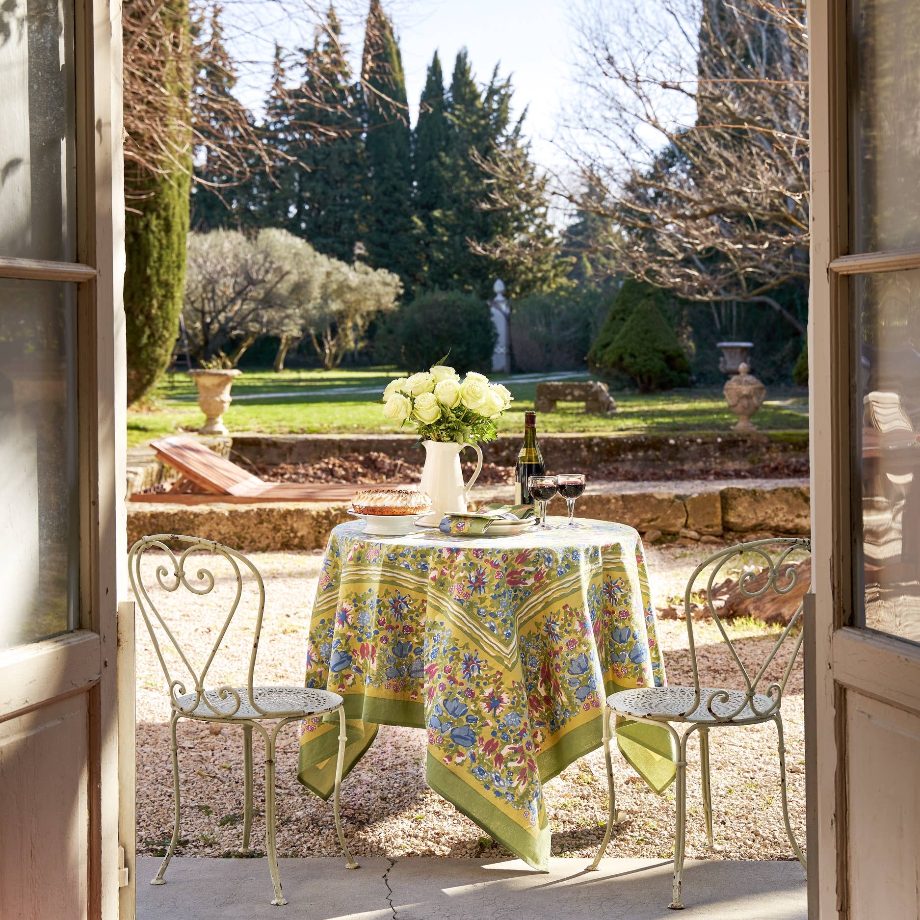 Tablecloths & Runners