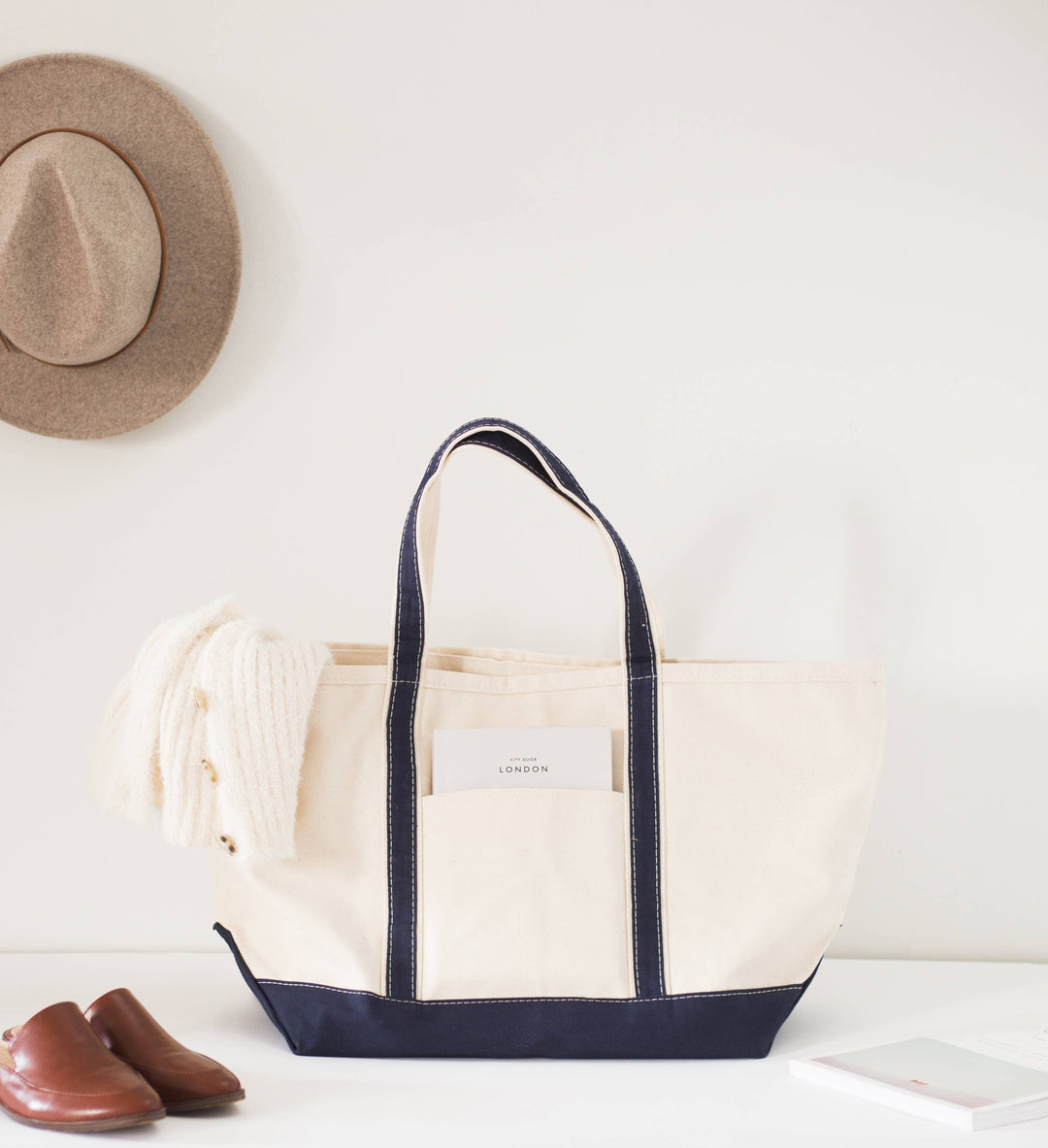 Large Classic Tote in Navy