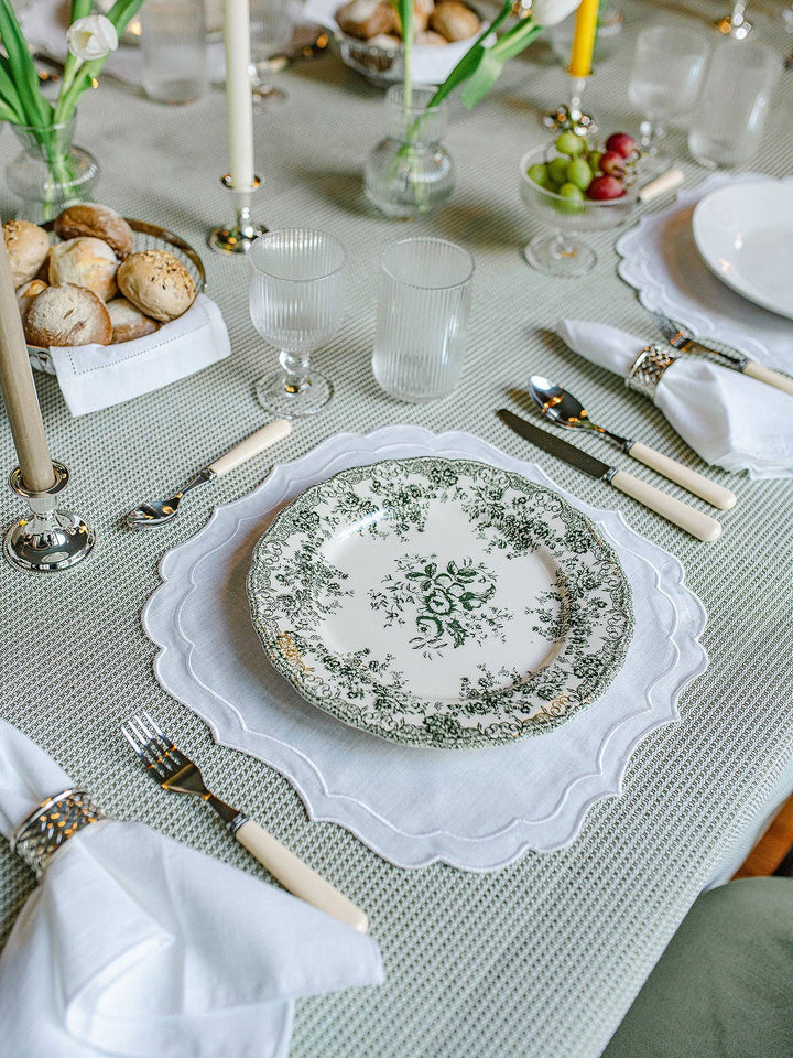 Greta White scalloped Embroidered Linen Placemat