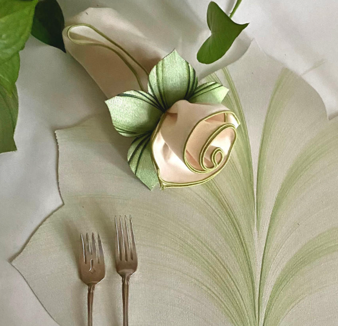 Hand Painted Mint/Pine Bouquet Napkin Ring - Set of 4