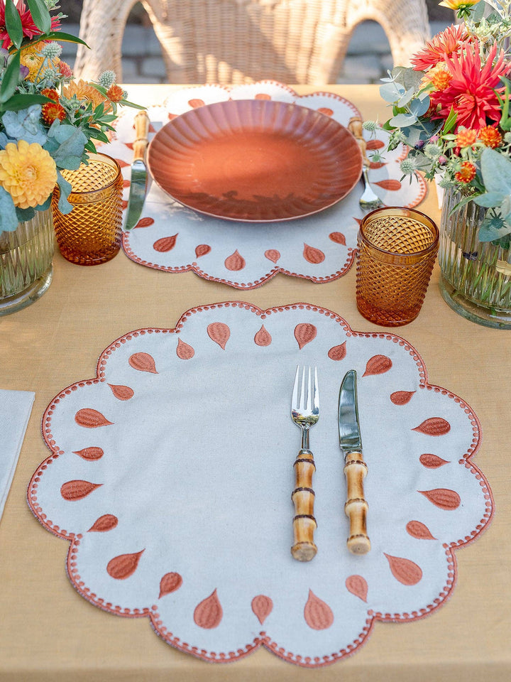 Scalloped Beige Placemat with Terracotta Embroidery - Set of 6
