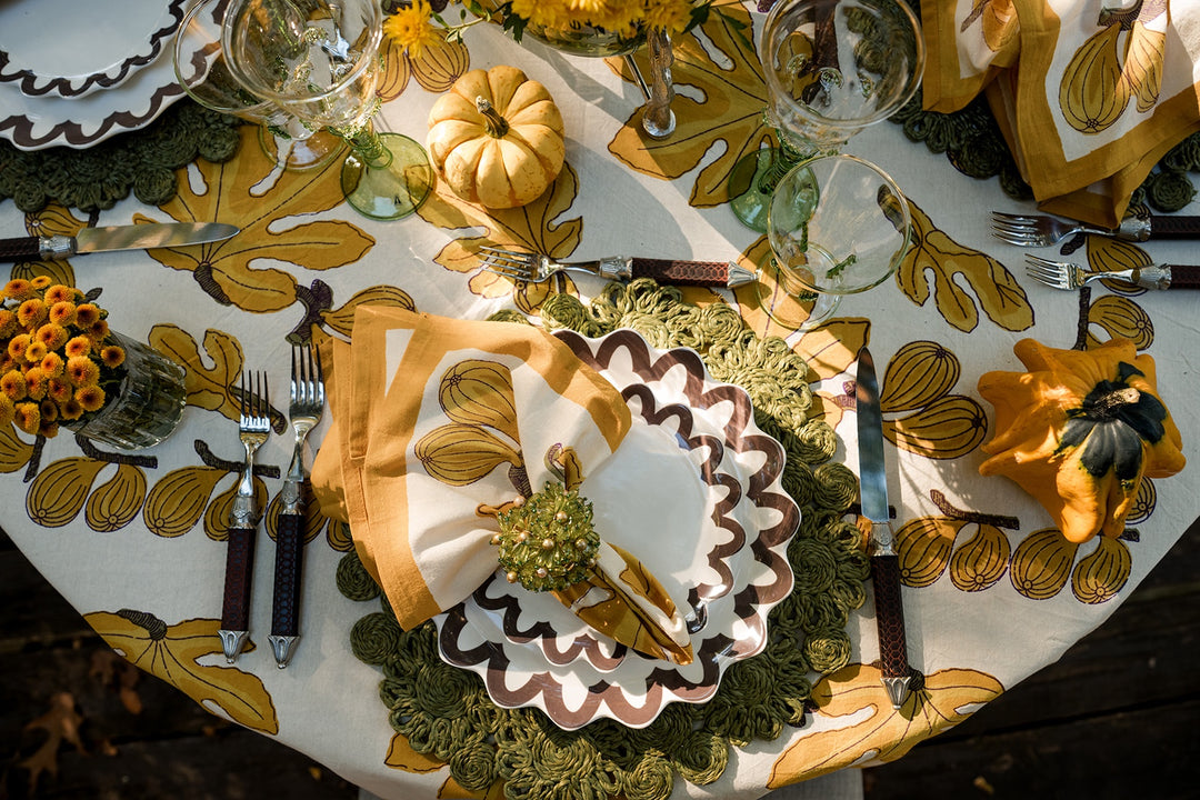 Russet Arabesque Trim Scallop Dinner Plate