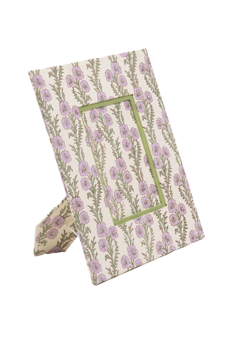A 5 x 7 Picture Frame with Floral Motif